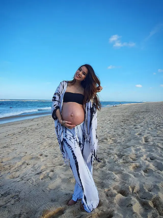 Hamil Anak Keempat, Ini 6 Potret Baby Bump Sheila Marcia Joseph. (Sumber: Instagram/itssheilamj)