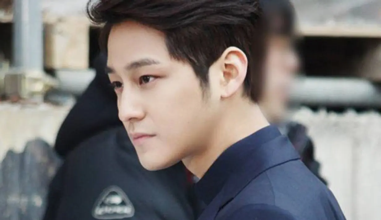 King Kong by Starship pun meminta agar penggemar menghargai keputusan Kim Bum yang merahasiakan lokasi wajib militernya. (Foto: Soompi.com)