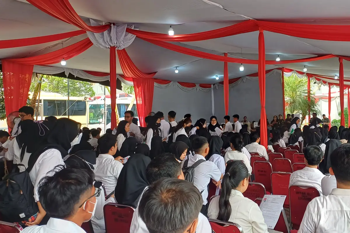 Badan Kepegawaian Negara (BKN) menggelar tes Seleksi Kompetensi Dasar (SKD) CPNS 2023 di Kantor Pusat BKN, Cililitan, Jakarta Timur, Kamis (9/11/2023). (Maulandy/Liputan6.com)