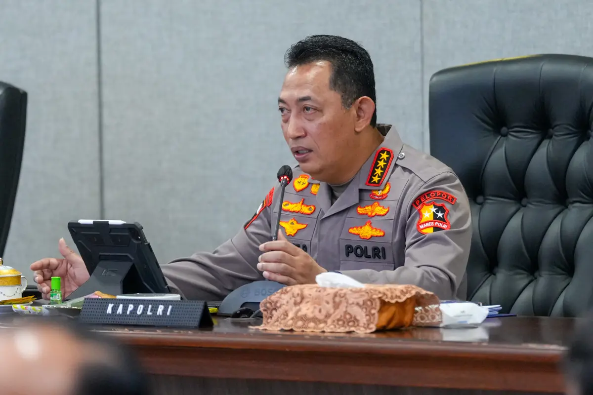 Kapolri Jenderal Listyo Sigit Prabowo menggelar video conference bersama dengan Kapolda dan Kapolres di seluruh Indonesia.