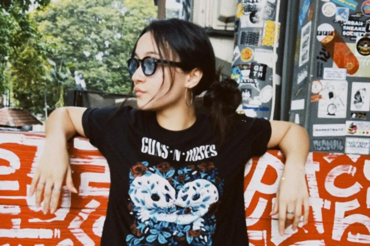 Pesona Megan Domani dengan Outfit Hitam, Simpel dan Stylish