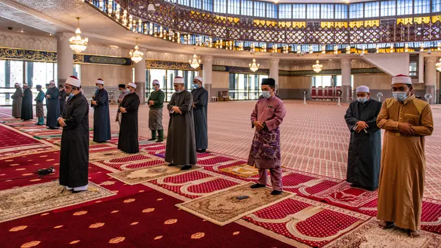 FOTO: Lockdown Dilonggarkan, Masjid Negara Malaysia Kembali Dibuka