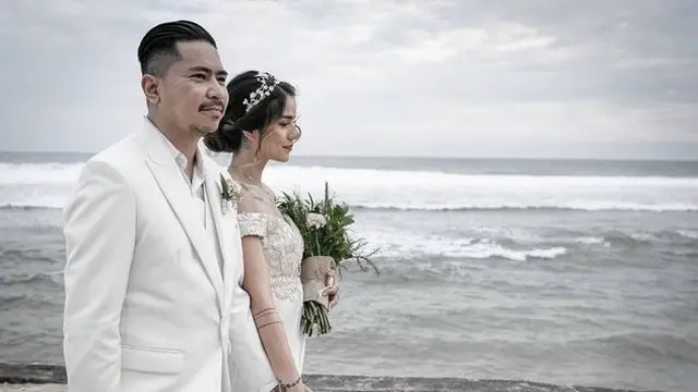 7 Potret Pernikahan Sheila Marcia yang Baru Diungkap Usai 2 Tahun Berumah Tangga