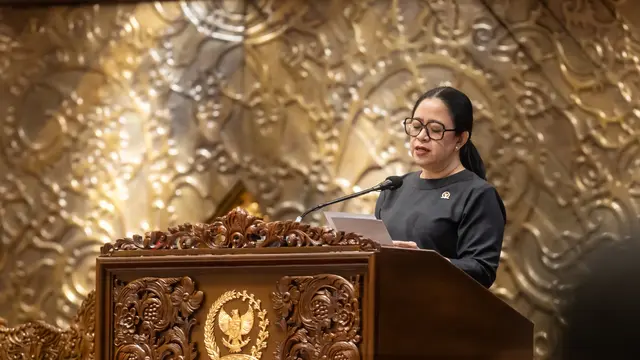 Ketua DPR RI Puan Maharani saat menyampaikan pidato penutupan dalam Rapat Paripurna di Kompleks Parlemen, Senayan, Jakarta, pada Senin (8/12/2025) sore.