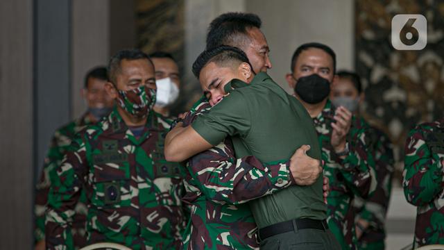 FOTO: Ekspresi Aprilia Manganang Usai Dapatkan Nama Baru Jadi Aprilio Perkasa Manganang