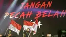 Atta Halilintar Kibarkan Bendera Merah Putih di Panggung YouTube FanFest Indonesia 2019. (Bambang E Ros/Fimela.com)