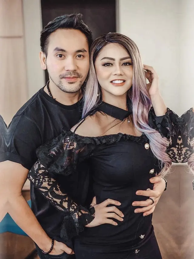 Gaya Pemotretan Post Wedding Jenita Janet dan Danu Sofwan, Curi Perhatian. (Sumber: Instagram/jenitajanet dan Instagram/danu_sofwan)
