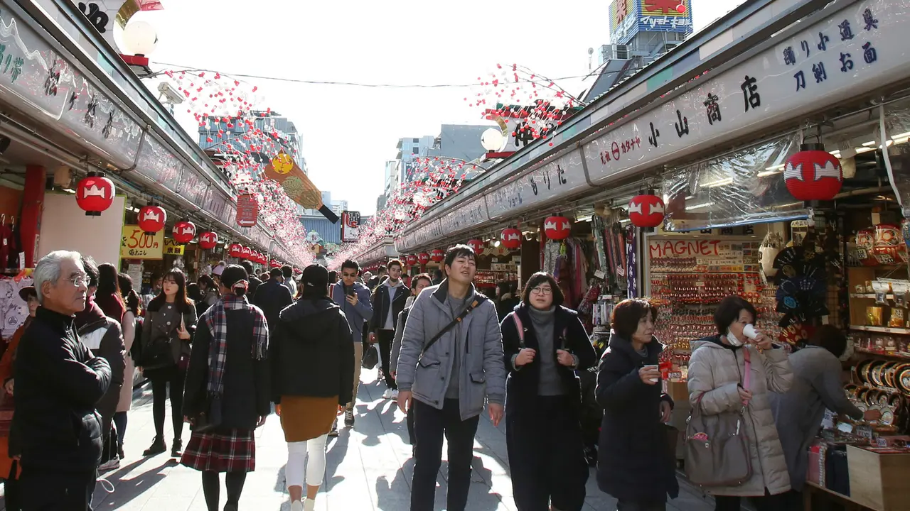 Dekorasi Shio Babi Tanah Hiasi Tokyo Jelang Tahun Baru 2019