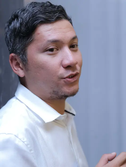 Presenter dan pemeran itu mengaku sejak lama menjadi fans Ahok. Tidak hanya Gading, tapi juga istrinya Gisel. Pasangan suami istri itu turut memberikan dukungan pada Ahok untuk Pilkada DKI 2017 mendatang. (Andy Masela/Bintang.com)