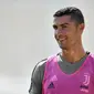 Cristiano Ronaldo menjadi pembelian besar yang dilakukan Juventus pada bursa transfer musim panas ini. (Twitter Juventus)