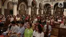 Untuk diketahui, Misa Malam Natal di Gereja Katedral Jakarta akan berlangsung dua kali, yakni pada pukul 17.00 WIB dan 20.00 WIB. (Liputan6.com/Herman Zakharia)