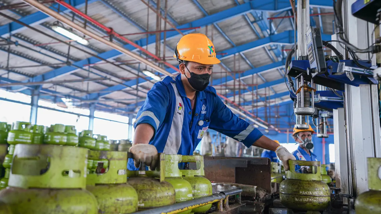 Pertamina Patra Niaga berkomitmen dan selalu siap melayani kebutuhan BBM dan LPG bagi masyarakat, termasuk pada momentum libur Idul Adha 1445 H. (Dok Pertamina)