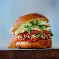 Ilustrasi Burger Vegetarian | unsplash.com/@lefterisk