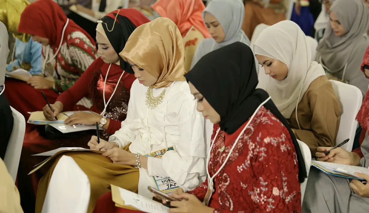 Untuk audisi di Jakarta terbagi menjadi dua tempat, yakni untuk penyaringan pertama berlangsung di FX Sudirman dan setelah memenuhi syarat yang ditentukan para peserta yang lolos akan dibawa ke SCTV Tower. (Galih W. Satria/Bintang.com)