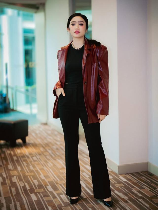 Potret Outfit Febby Rastanty Pakai Leather Jaket yang Bisa Dikenakan Untuk Ngoser hingga Liburan, Bisa Jadi Inspirasi