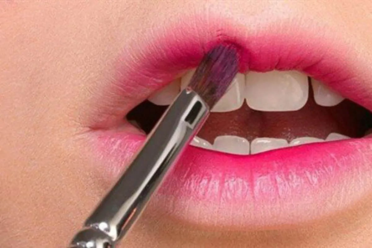 Lip tint akan memberikan kesan fresh/copyright: nylonpink