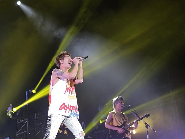 One Ok Rock Jadi Pembuka Yang Layak Di Konser Ed Sheeran News Entertainment Fimela Com
