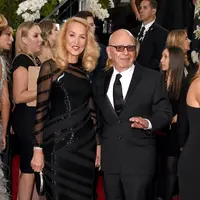 Salah satu orang paling berpengaruh di media, Rupert Murdoch dan mantan supermodel Jerry Hall telah mengumumkan pertunangan mereka setelah menjalin asmara selama empat bulan. Pasangan ini pun terlihat menghadiri Golden Globes bersama. (AFP/Bintang.com)