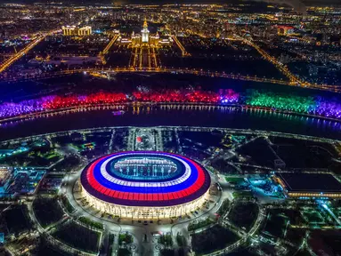 Foto Suasana malam Stadion Luzhniki, Moscow, Sabtu,(4/11/2017). Stadion Luzhniki akan menjadi stadion untuk pembukaan dan penutupan Piala Dunia 2018 Rusia. (AFP/ Dmitry Serebryakov)