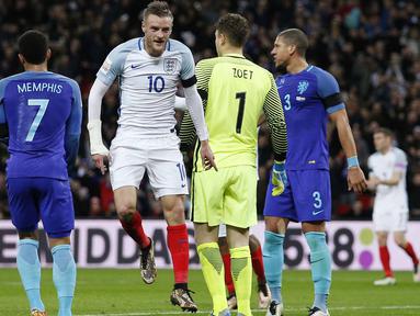  Pemain Timnas Inggris Jamie Vardy merayakan golnya ke gawang Belanda pada laga persahabatan di Stadion Wembley, London, Rabu (30/3/2016) dini hari WIB. Belanda menang 2-1. (Action Images via Reuters/Andrew Couldridge)