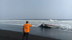​​Kapal Layar Dihantam Ombak Tinggi Jember, 1 Tewas dan 3 Nelayan Hilang