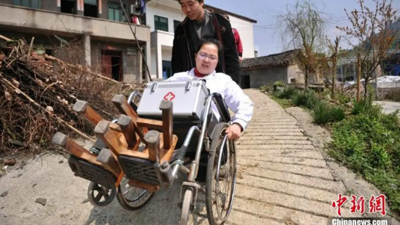 20160331-Meski Tanpa Kaki, Wanita Ini Berhasil Obati 6000 Warga Desa di Cina