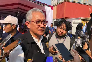 Direktur Jenderal Bea Cukai Askolani mengungkap lokasi pelabuhan tikus yang menjadi pintu masuk barang ilegal ke Indonesia (dok: Tira)