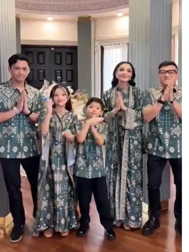 6 Potret Keluarga Besar Ameena di Perayaan Ultah ke-4, Krisdayanti hingga Ashanty