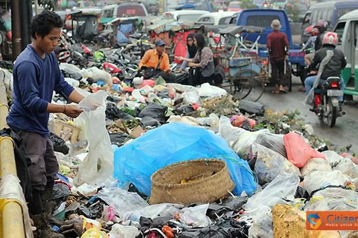 Hukuman Buat Orang yang Suka Buang Sampah Sembarangan di Bandung