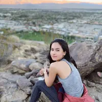 Gaya sporty Maudy Ayunda (Instagram @maudyayunda)