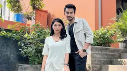 Tyas Mirasih dan Tengku Tezi menjalin asmara setelah keduanya gagal membina rumah tangga. (FOTO: instagram.com/tyasmirasih/)