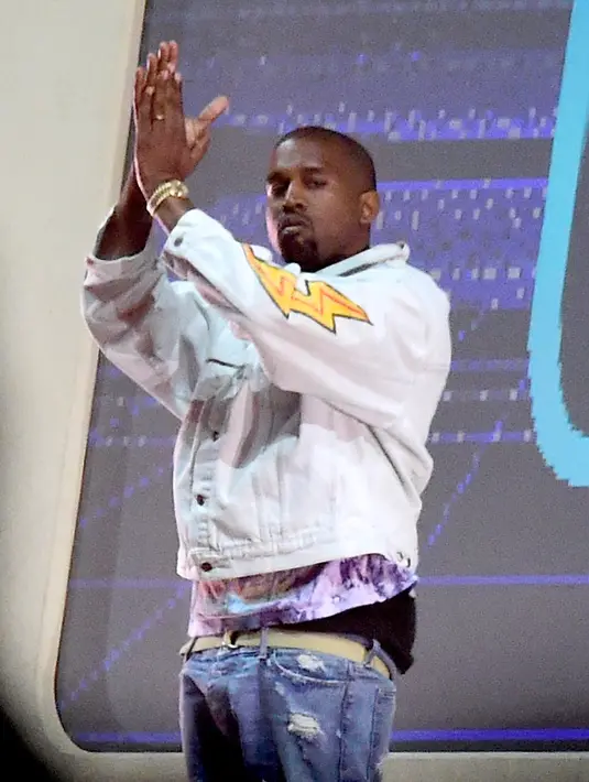 Steve merasa aneh dengan tingkah laku Kanye. Steve pun mengaku bahwa, sosok Kanye West memiliki sifat yang amat posesif dan susah diatur. (AFP/Bintang.com)