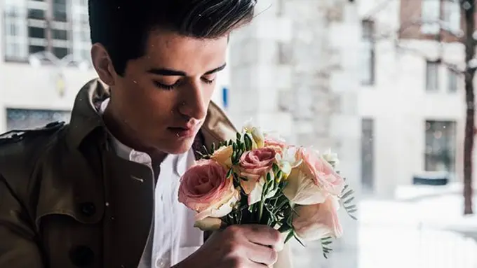 Kenapa dia selalu menghindar kalau sudah urusan menikah?/Copyright pixabay.com