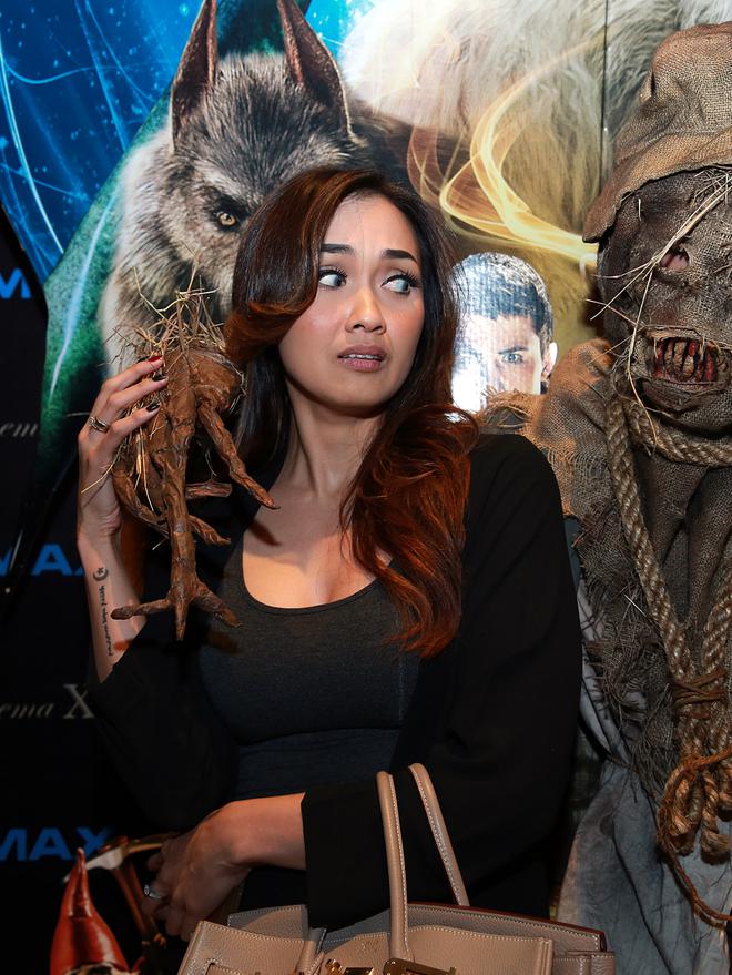 Sara Wijayanto Hibur Sahabat Makhluk Halusnya dengan Lagu 