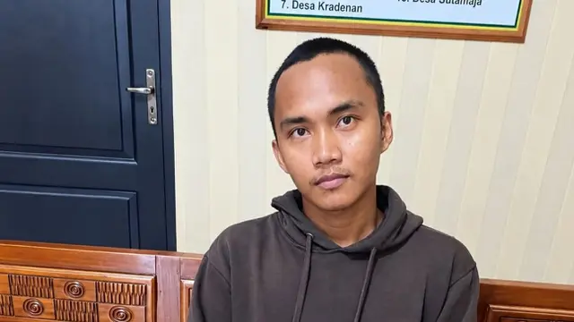 Penampakan HS saat menyerahkan diri di Mapolres Brebes. (istimewa).