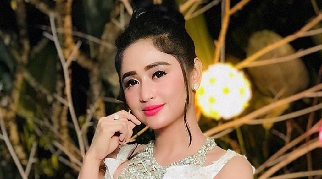 Dewi Perssik [foto: instagram.com/dewiperssikreal]
