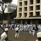 Ribuan demonstran dari Front Pembela Islam (FPI) dan organisasi massa lainnya mulai memadati Masjid Istiqlal. (Liputan6.com/Ahmad Romadoni)