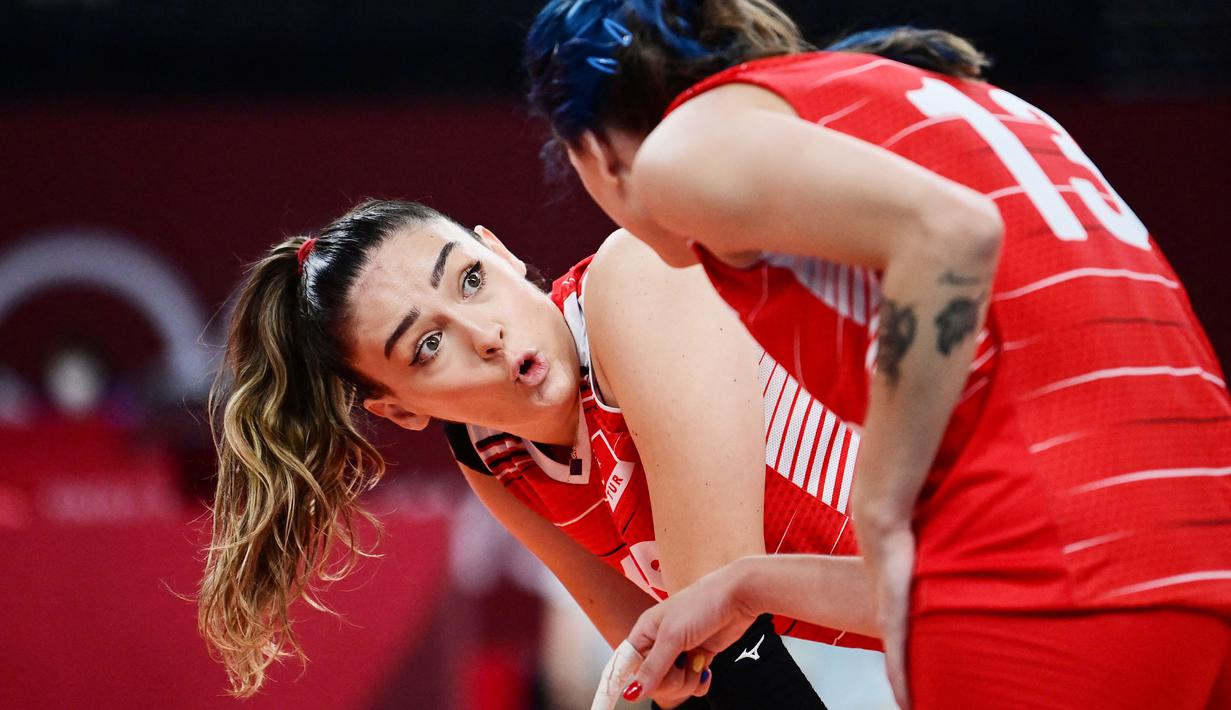 Tim voli Turki yang diperkuat beberapa nama beken seperti Meryem Boz dan si cantik Zehra Gunes sebenarnya tampil apik di laga tersebut. (Foto: AFP/Pedro Pardo)