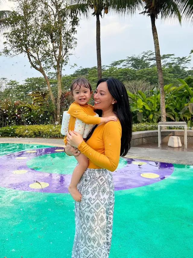 Asmirandah dan Chloe