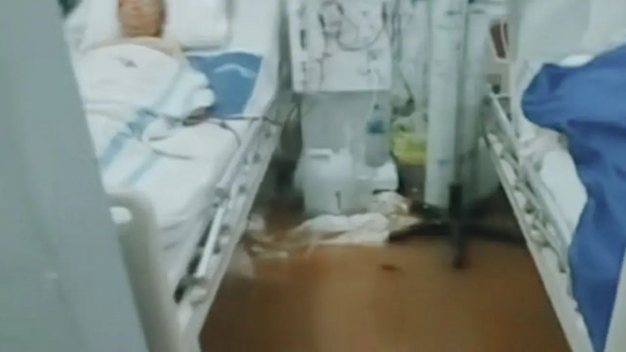 Tangkapan layar salah satu ruangan rumah sakit terendam banjir rob di Kabupaten Indragiri Hilir.