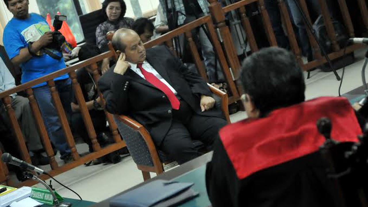 [FOTO] Ekspresi Mengantuk Emir Moeis di Sidang Pledoi