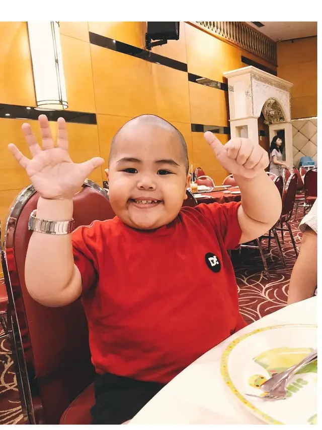Potret Terbaru Tatan Selebgram Cilik yang Lucu Abis