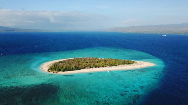 Pulau Tabuhan salah satu destinasi wisata di Banyuwangi yang berada dekat dengan destinasi wisata Pantai Grand New Watudodol (GWD)  (Istimewa)