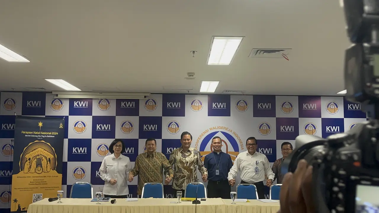 Ketua Umum Perayaan Natal Nasional 2024 Thomas Djiwandono (ketiga dari kiri). Dia mengatakan, Presiden Prabowo Subianto dijadwalkan hadir pada perayaan Natal Nasional yang digelar di Indonesia Arena.