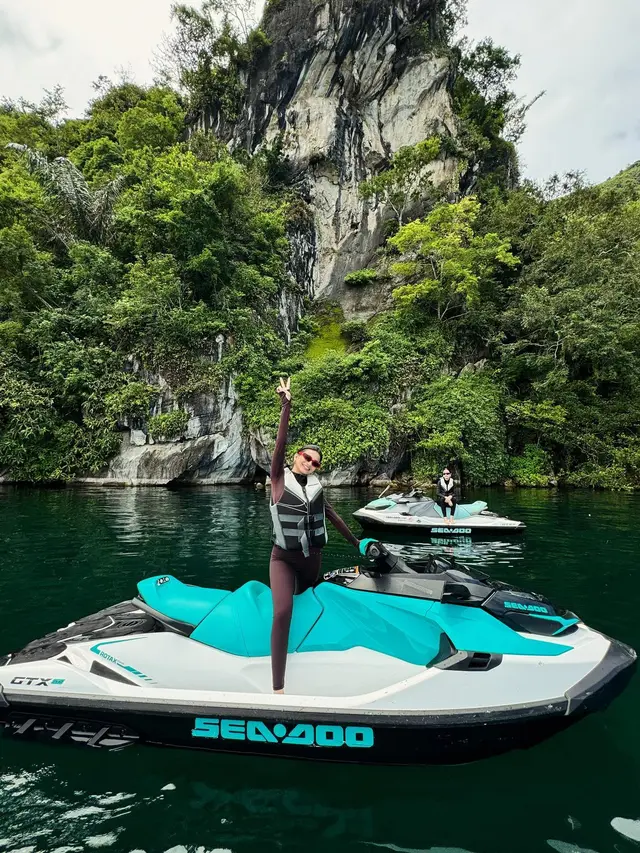 Kembali ke Tanah Batak, Ini 7 Momen Liburan Ratu Sofya di Danau Toba