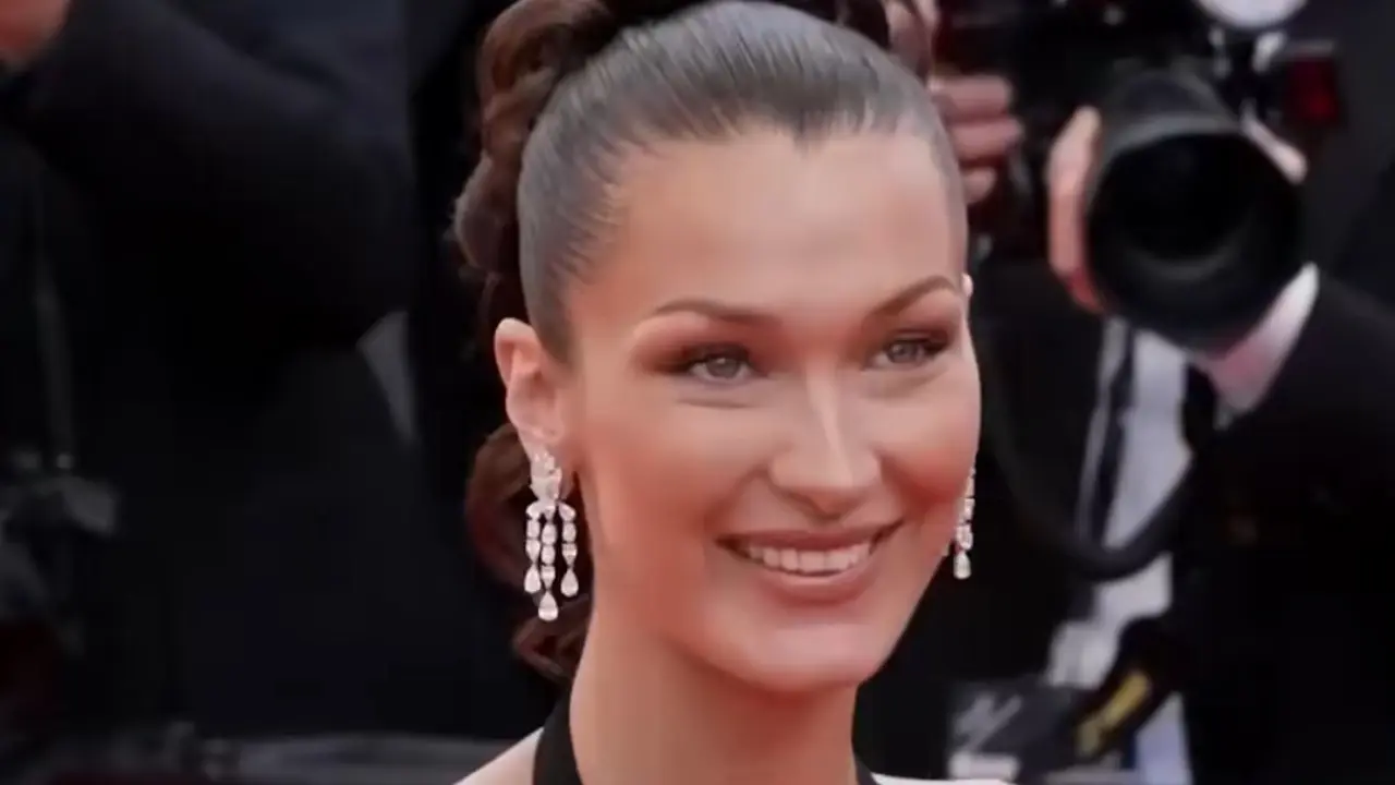 Bella Hadid Kembali Hadir di Festival Film Cannes ke-78
