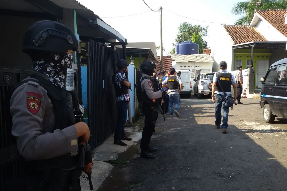 Penggeledahan Rumah Terduga Teroris Tasikmalaya