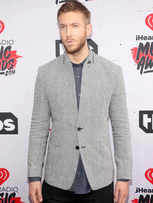 Calvin Harris merasa muak dengan sikap diamnya itu sama sekali tak dihargai. Calvin Harris sering dibilang pria yang tak berperasaan dan Taylor seolah jadi korban. (AFP/Bintang.com)
