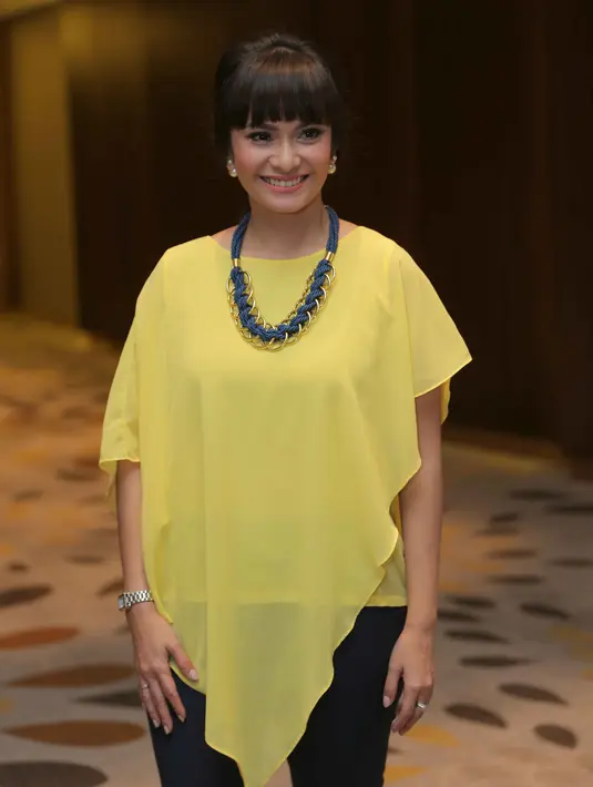 Alumni Fakultas Psikologi Universitas Atma Jaya merasa bersyukur dengan kedua buah hatinya yang dinilai mulai centil dan tomboy. (Andy Masela/Bintang.com)