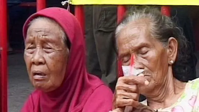 Kemeriahan Imlek Petak 9 juga Dirasakan Ratusan Pengemis